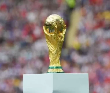 Cúp vàng World Cup là vàng thật hay giả? Sự thật về chiếc cúp danh giá 