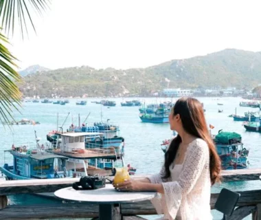 Cẩm nang du lịch Vĩnh Hy tự túc – khám phá Vịnh Thạch Ngọc miền trung